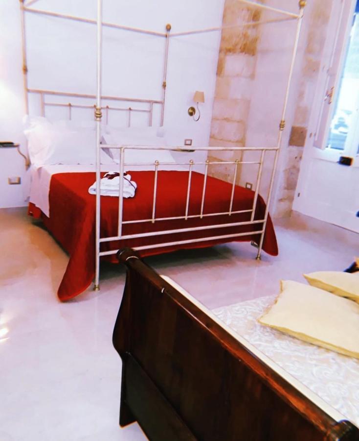 Lo Scrigno Barocco Bed & Breakfast เลชเช ภายนอก รูปภาพ