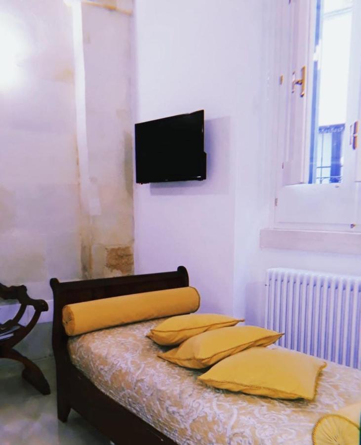 Lo Scrigno Barocco Bed & Breakfast เลชเช ภายนอก รูปภาพ
