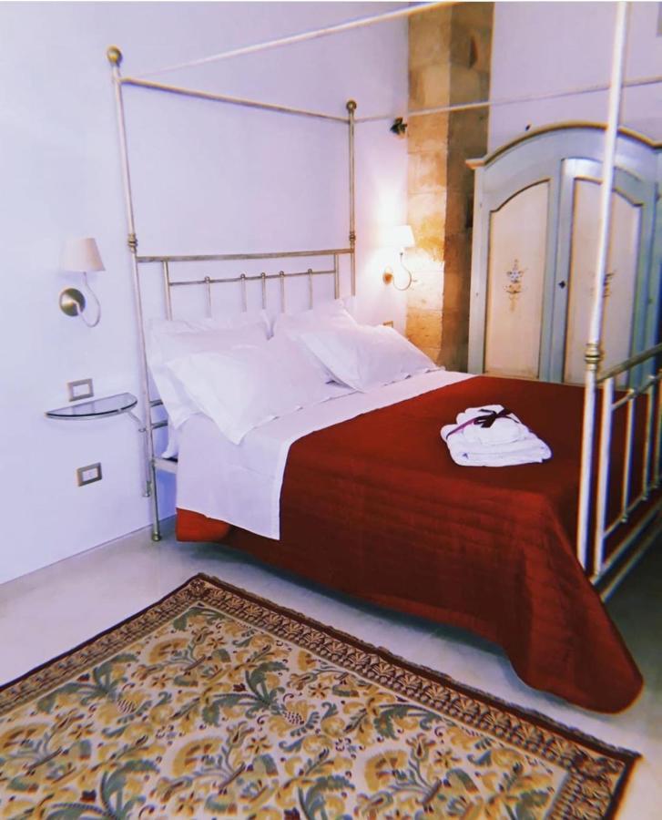 Lo Scrigno Barocco Bed & Breakfast เลชเช ภายนอก รูปภาพ