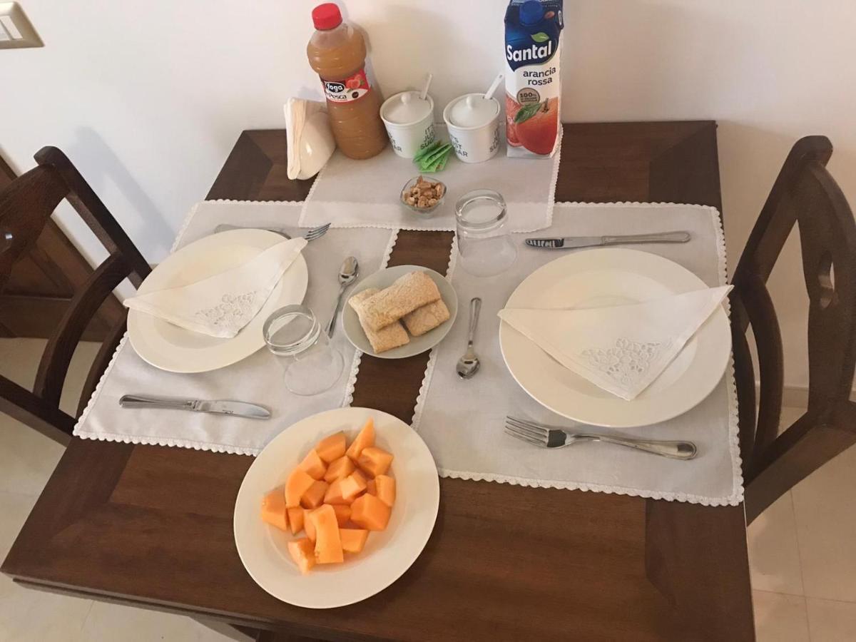 Lo Scrigno Barocco Bed & Breakfast เลชเช ภายนอก รูปภาพ