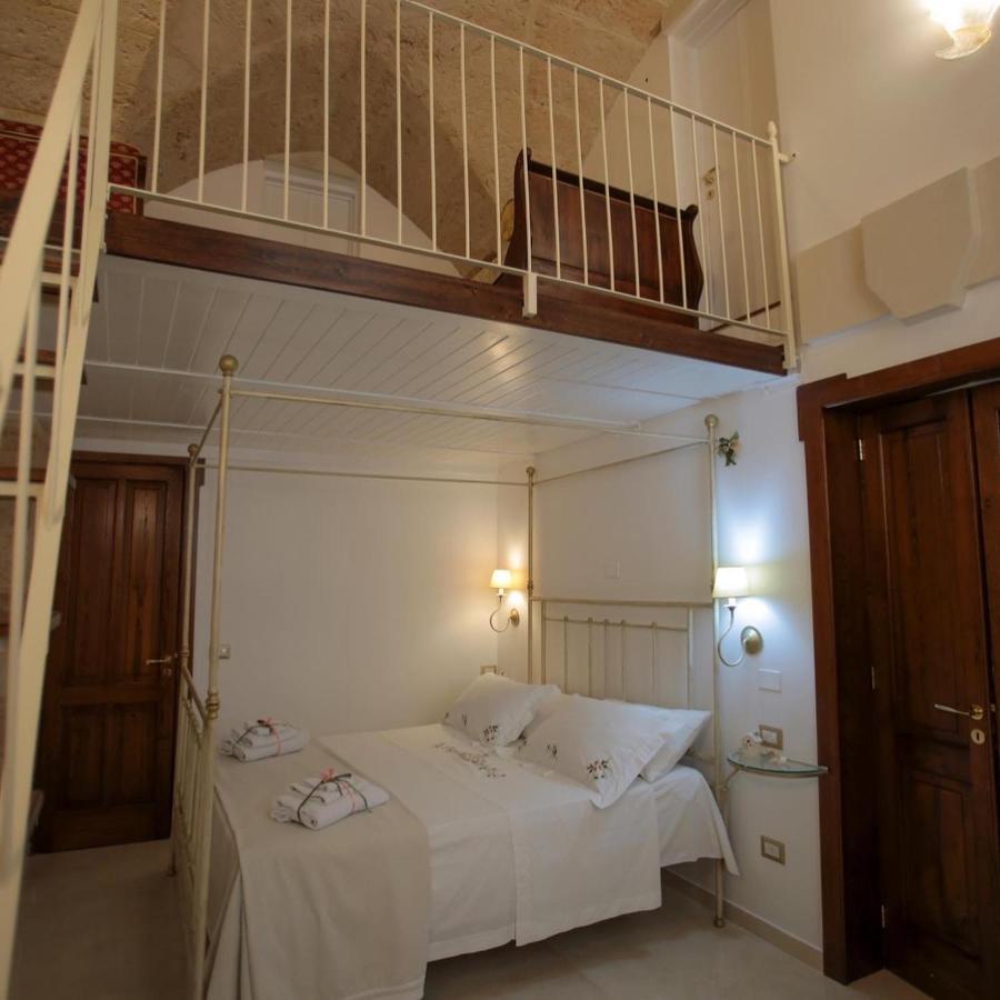 Lo Scrigno Barocco Bed & Breakfast เลชเช ภายนอก รูปภาพ