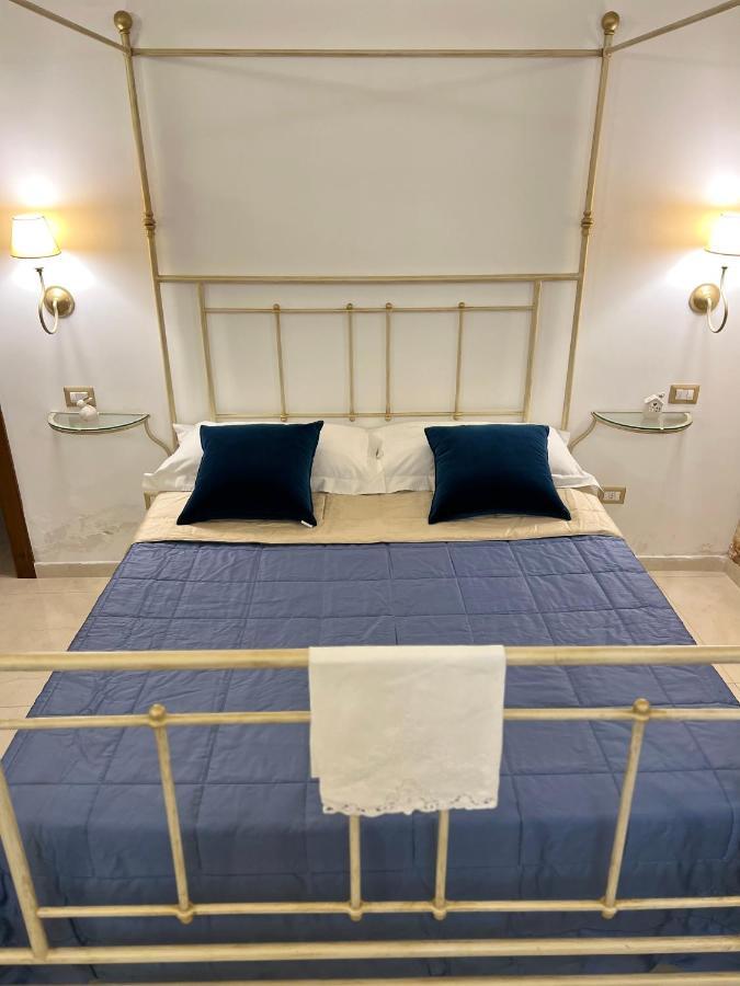 Lo Scrigno Barocco Bed & Breakfast เลชเช ภายนอก รูปภาพ